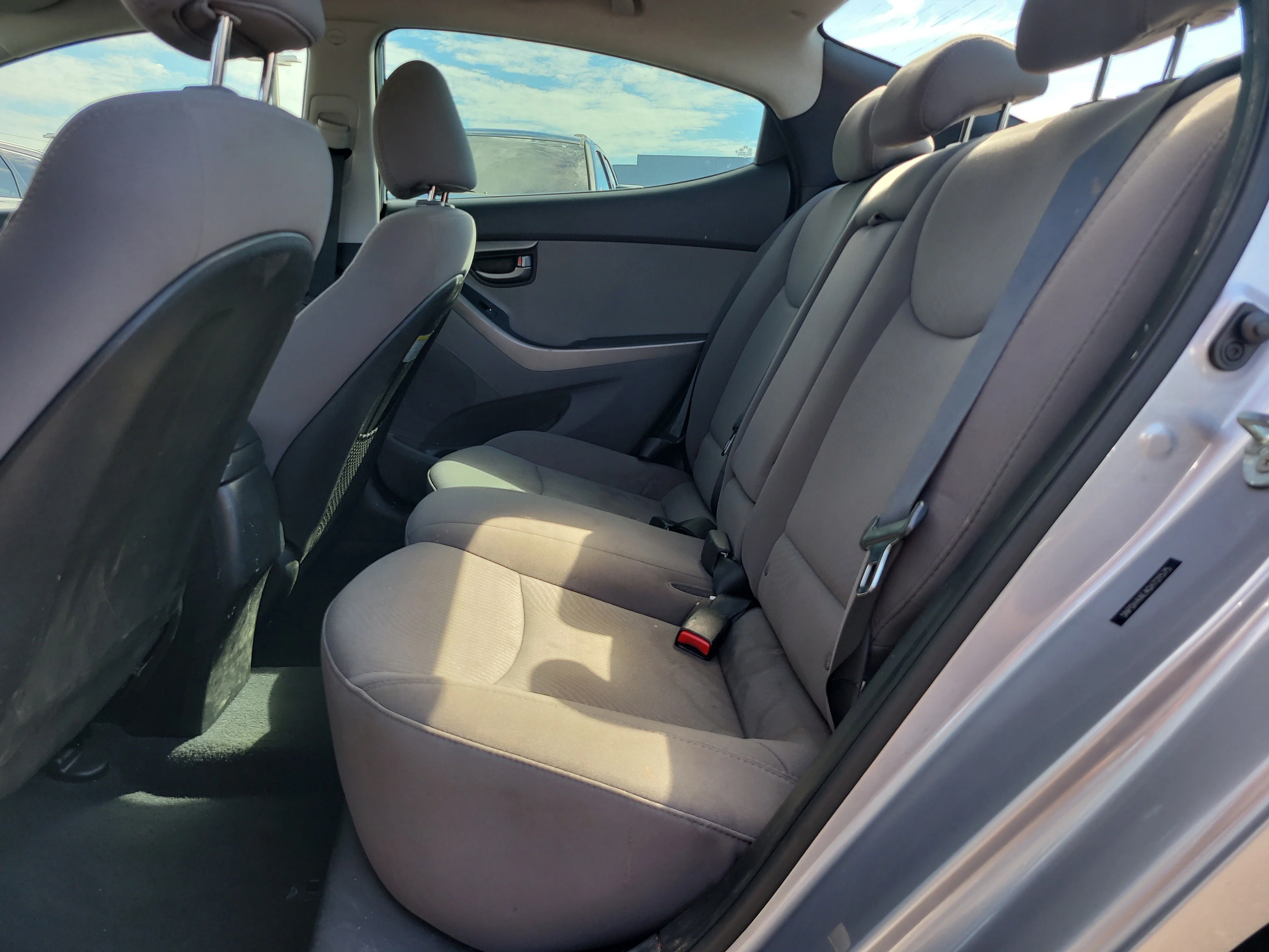 Used 2016 Shale Gray Metallic Hyundai SE image 11