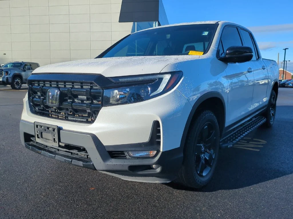 Used 2025  Honda Black Edition image 8