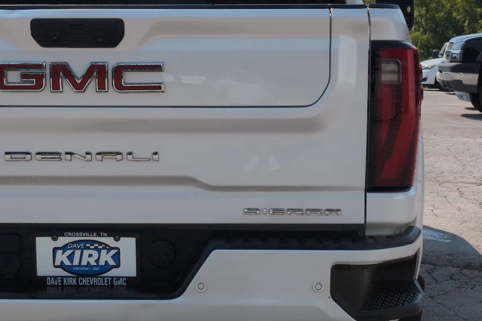 Used 2024 White Frost Tricoat GMC Denali image 28