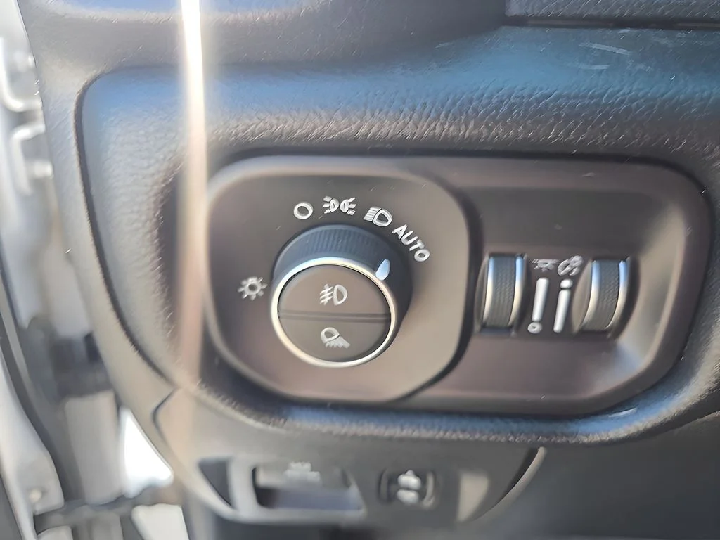 Used 2020 Bright White Clearcoat Ram Laramie image 14