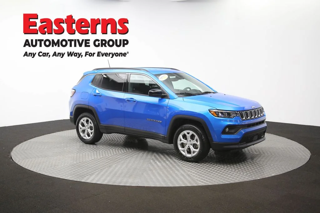 Used 2024 Blue Jeep Latitude image 46