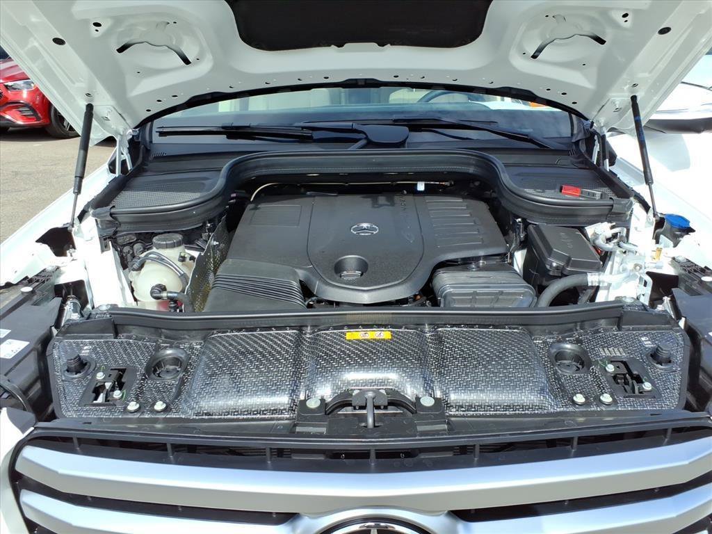 Used 2026 Polar White Mercedes-Benz GLS 450 image 8