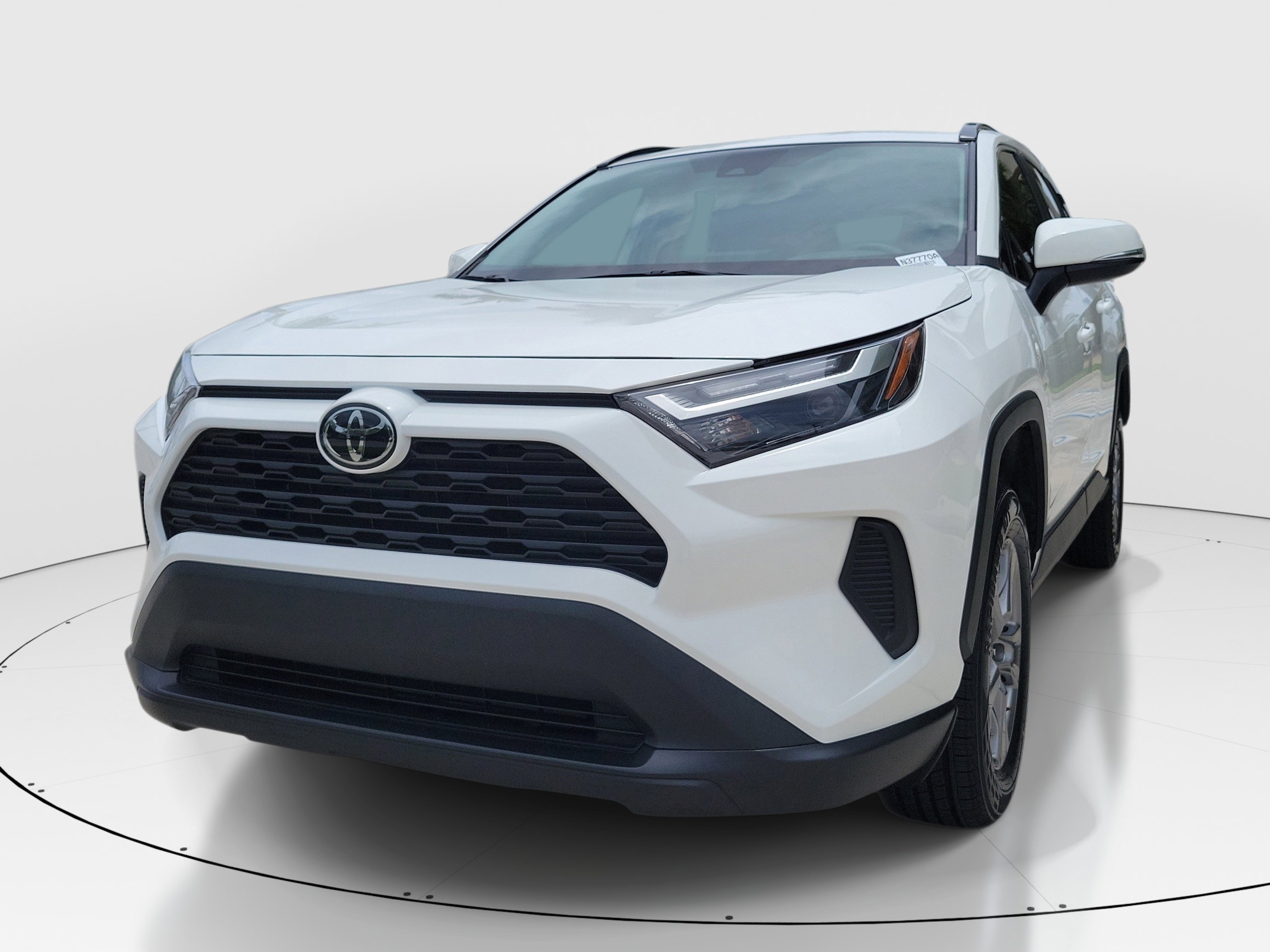 Used 2024 Ice Cap Toyota XLE image 4