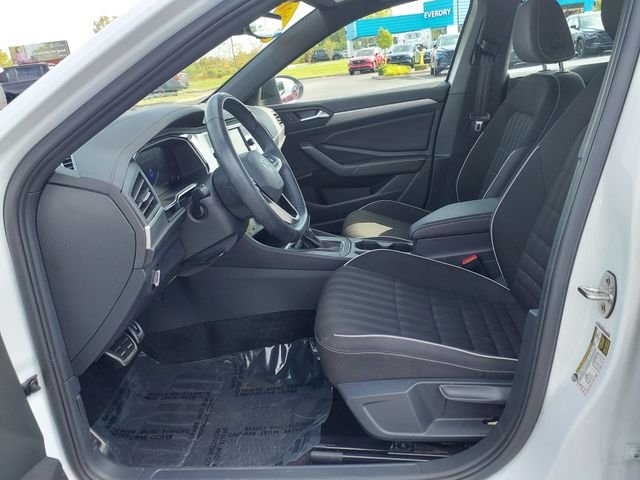 Used 2024 White Volkswagen 1.5T Sport image 19