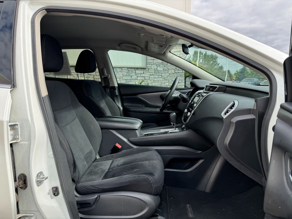 Used 2022 Pearl White Nissan S image 9
