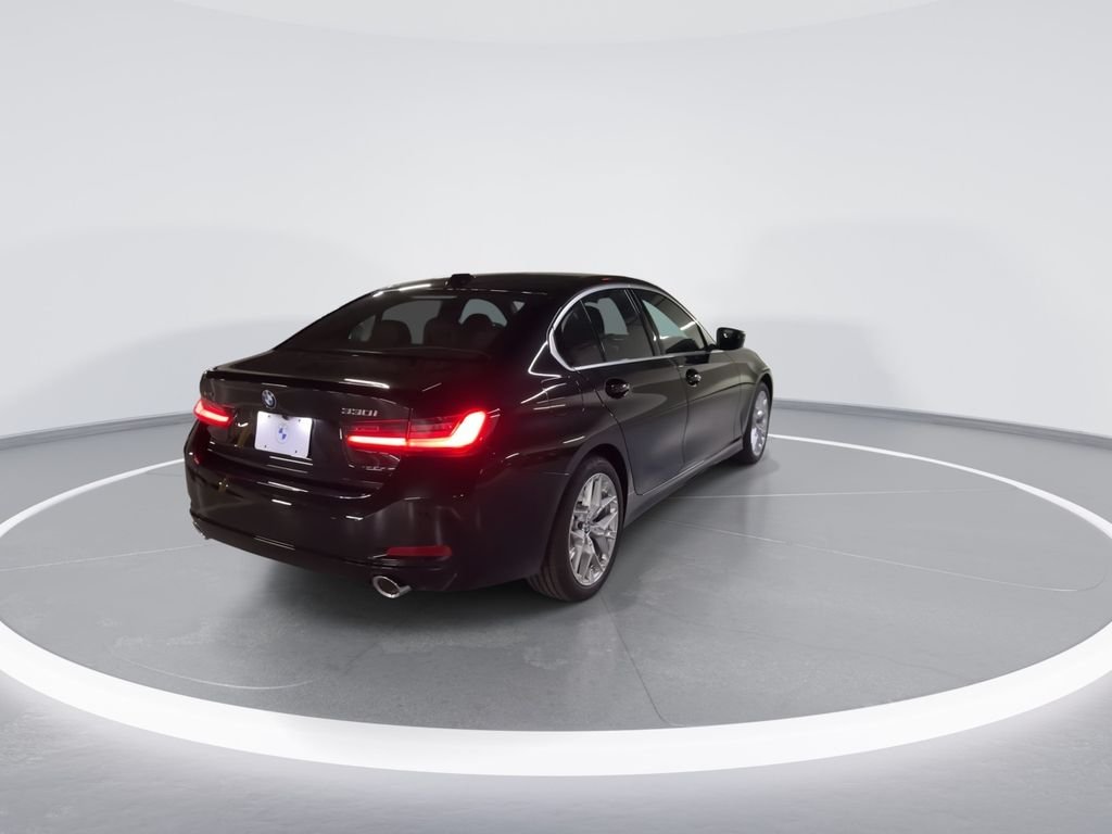 2025 BMW 3 Series 330i - Photo 7