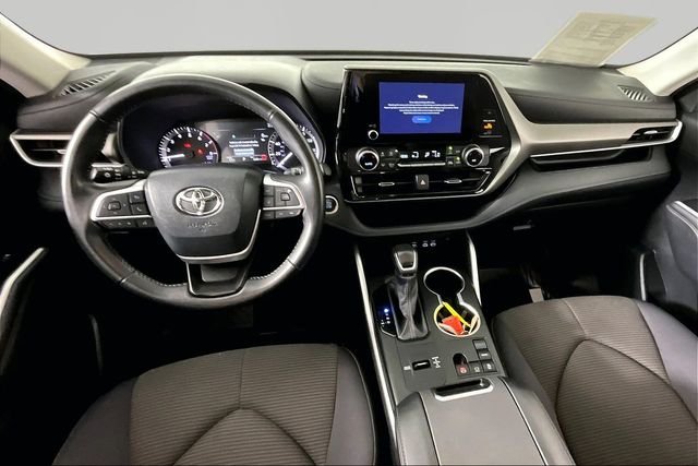 Used 2025 Gray Toyota LE image 5