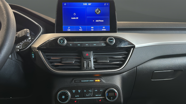 Used 2020 Magnetic Metallic Ford SE image 12