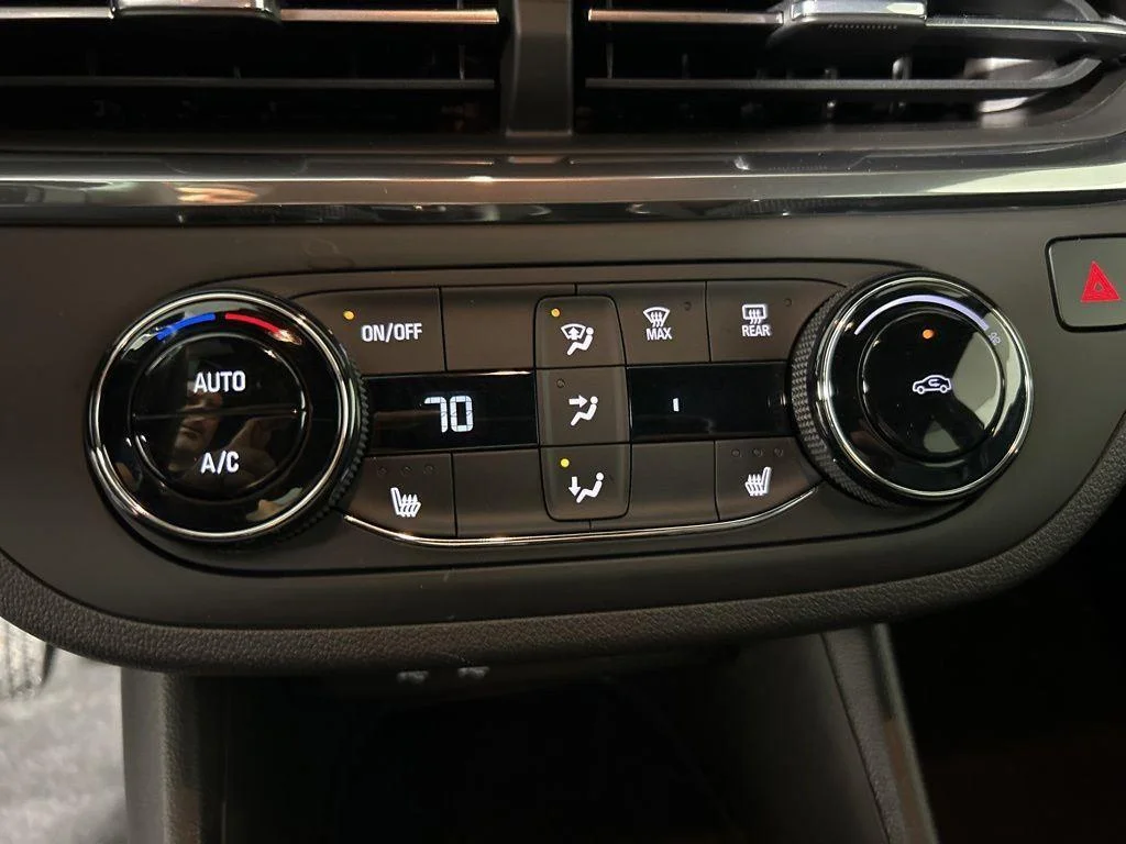 Used 2025 Cinnabar Metallic Buick Preferred image 20