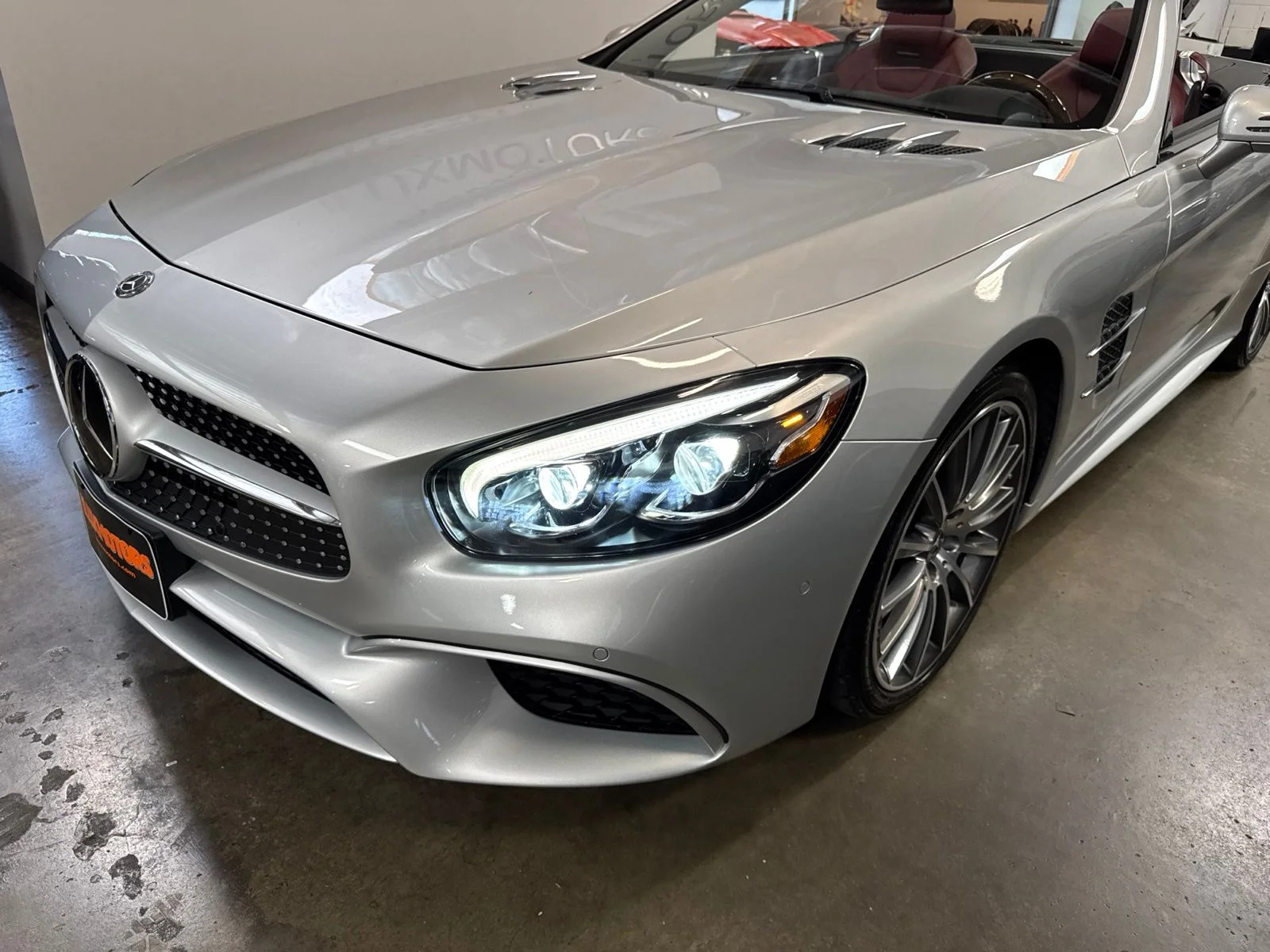 Used 2019 Silver Mercedes-Benz SL 550 image 4