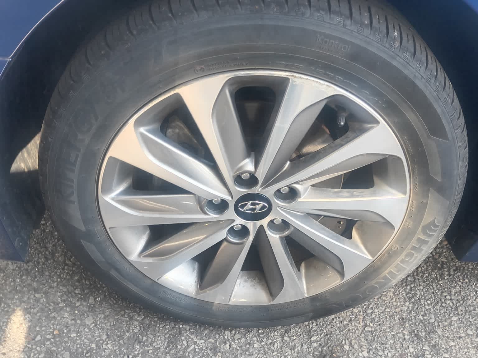 Used 2015 Lakeside Blue Hyundai 2.4L Sport image 14