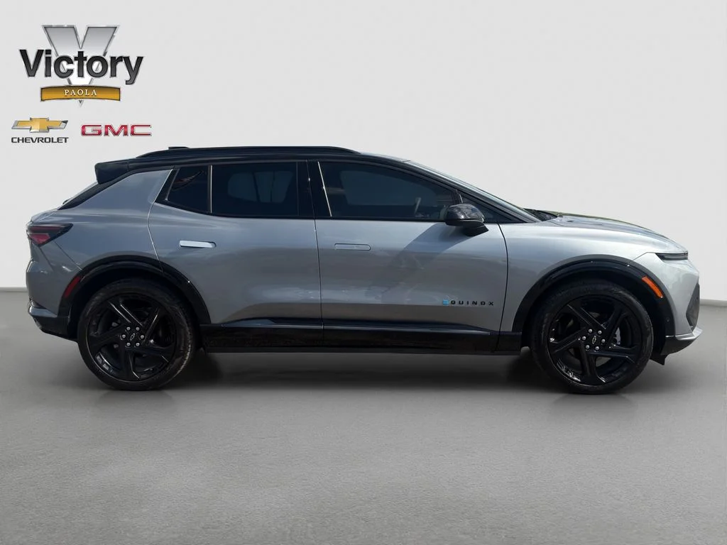 Used 2024 Gray Chevrolet RS image 7