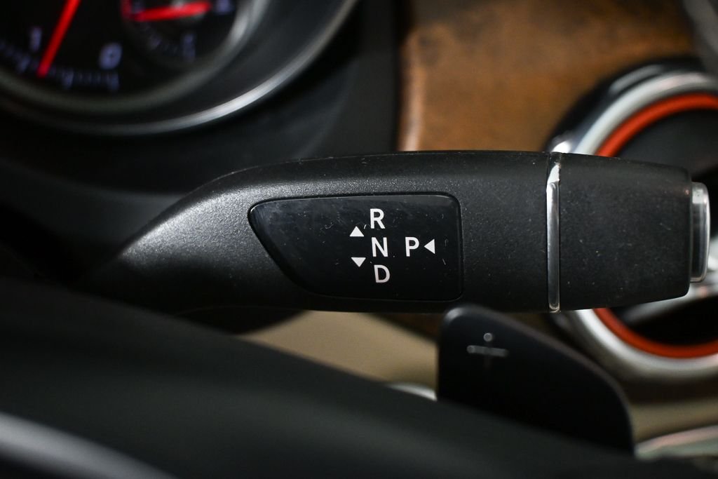 Used 2020 White Mercedes-Benz GLA 250 image 17
