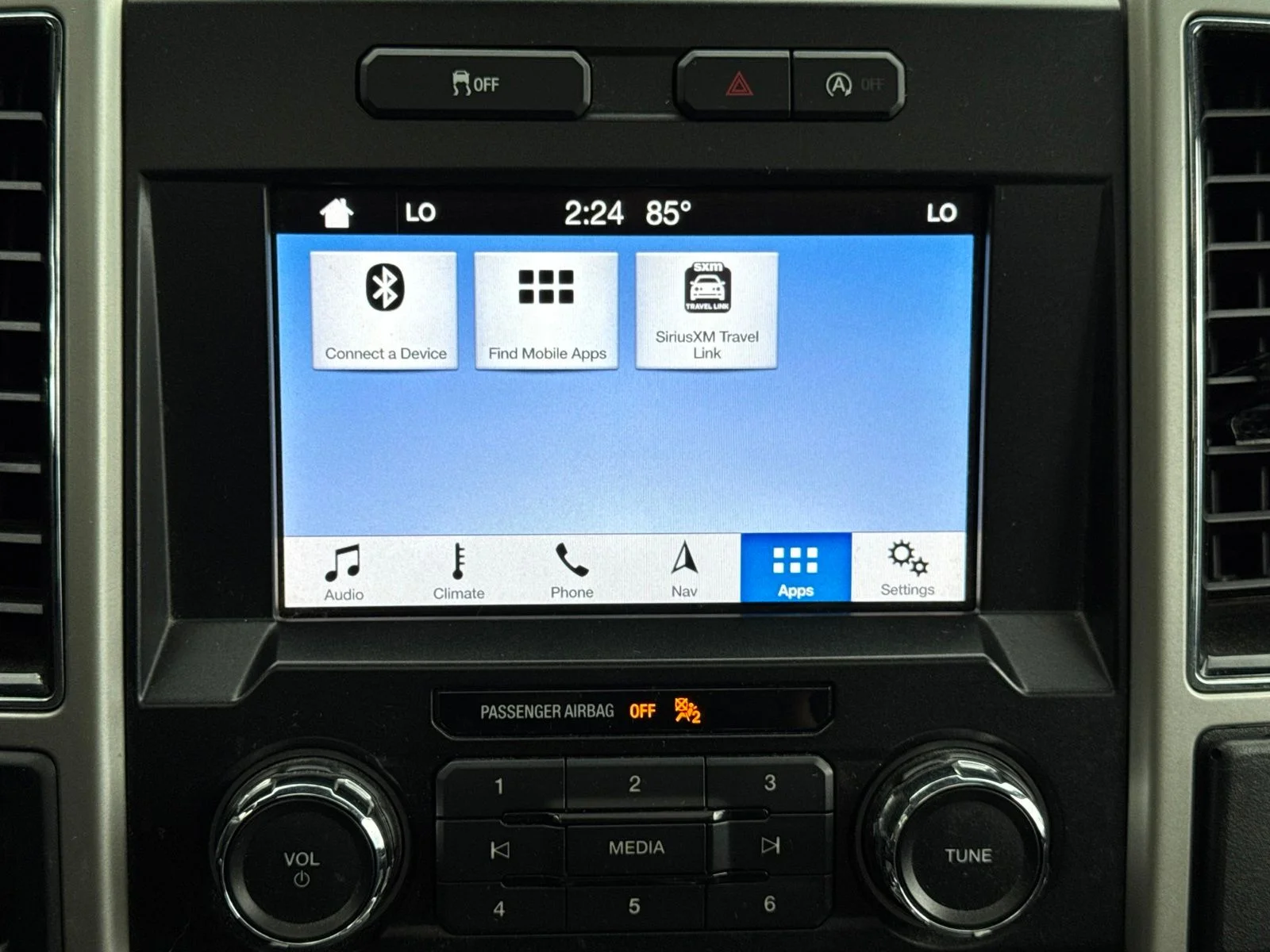 Used 2019 Agate Black Metallic Ford Lariat image 25