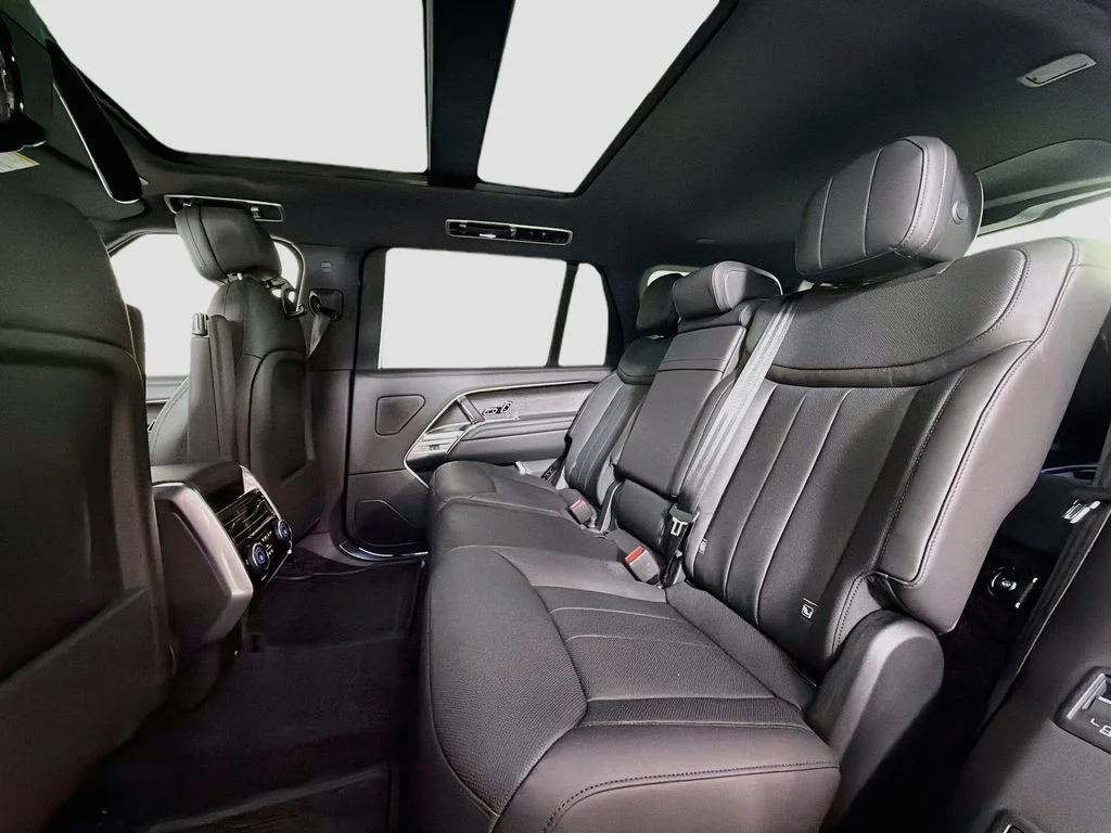 New 2026 Santorini Black Land Rover SE 7 Seats image 26