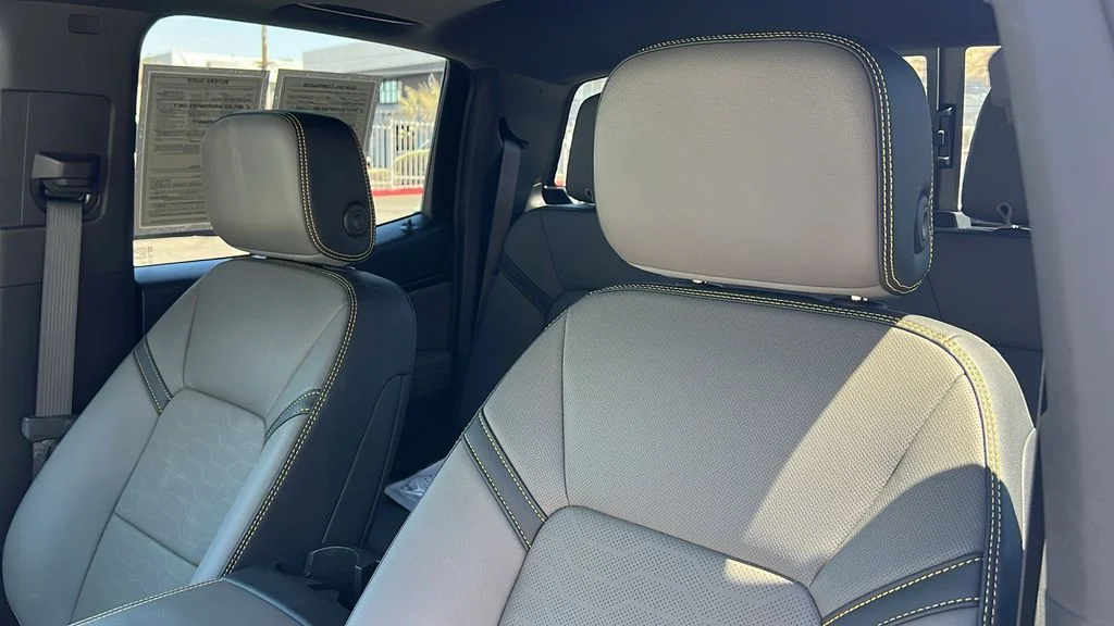 Used 2025 White Chevrolet ZR2 image 15