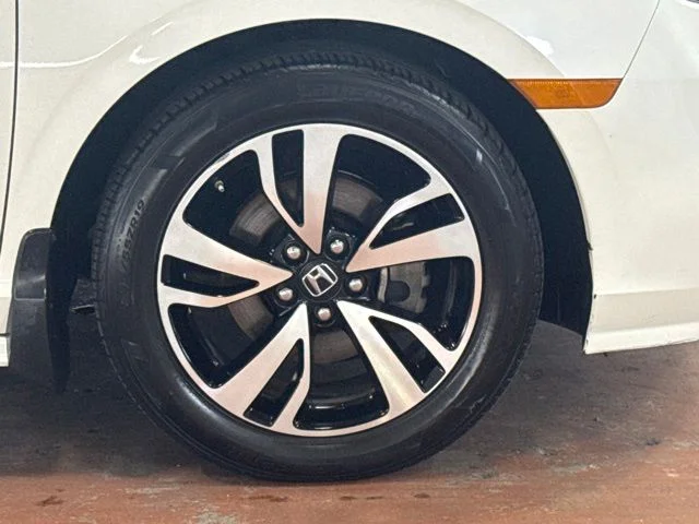 Used 2018 White Honda Elite image 9