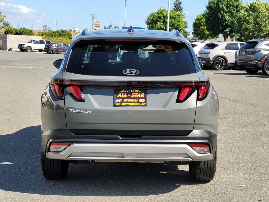 Used 2025 Gray Hyundai SEL image 5