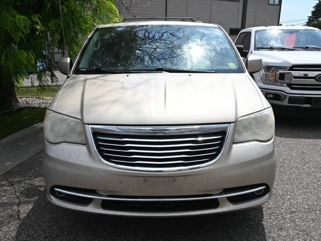 Used 2013 Beige Chrysler Touring image 5
