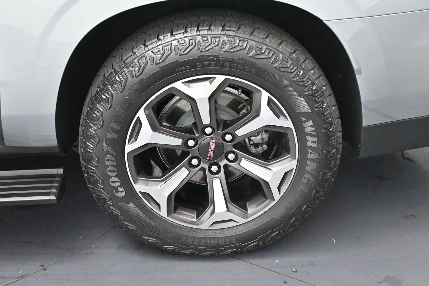 Used 2025 Sterling Metallic GMC AT4 Ultimate image 44