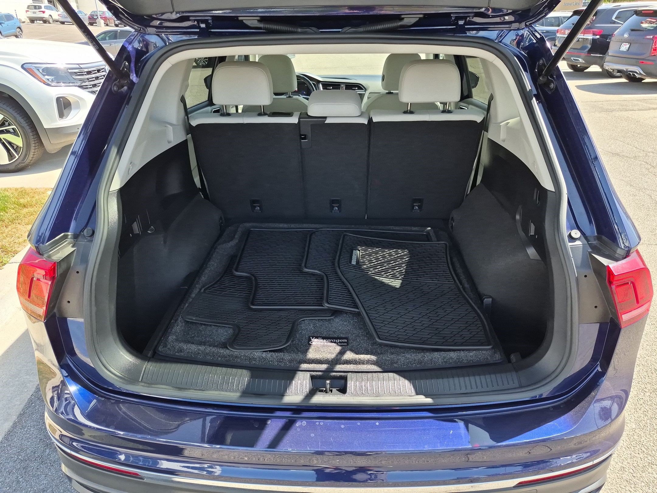 Used 2023 Atlantic Blue Metallic Volkswagen SE image 30