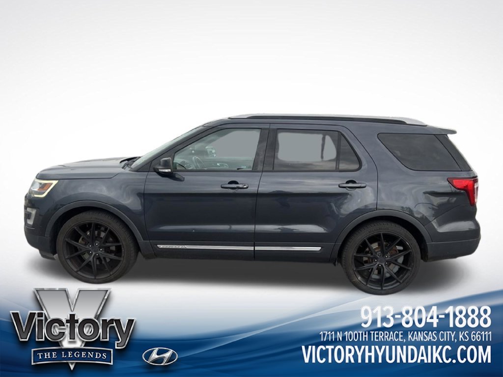 Used 2017  Ford XLT image 2
