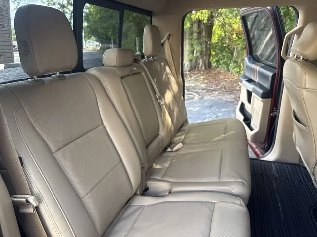 Used 2017  Ford Lariat image 11