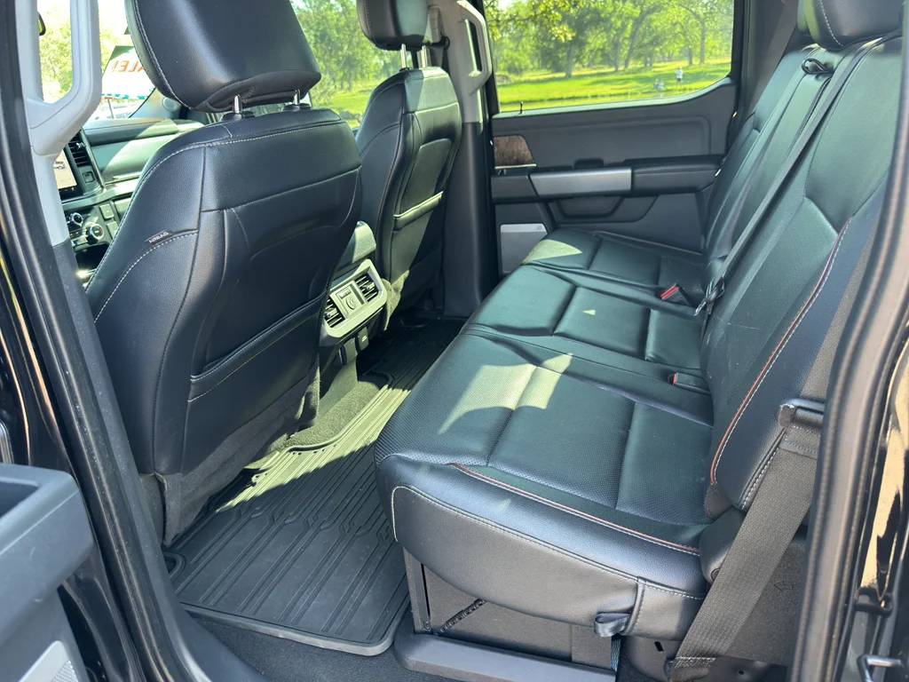 Used 2023 Agate Black Metallic Ford LARIAT image 20