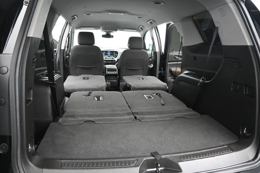 Used 2022 Black GMC SLE image 24