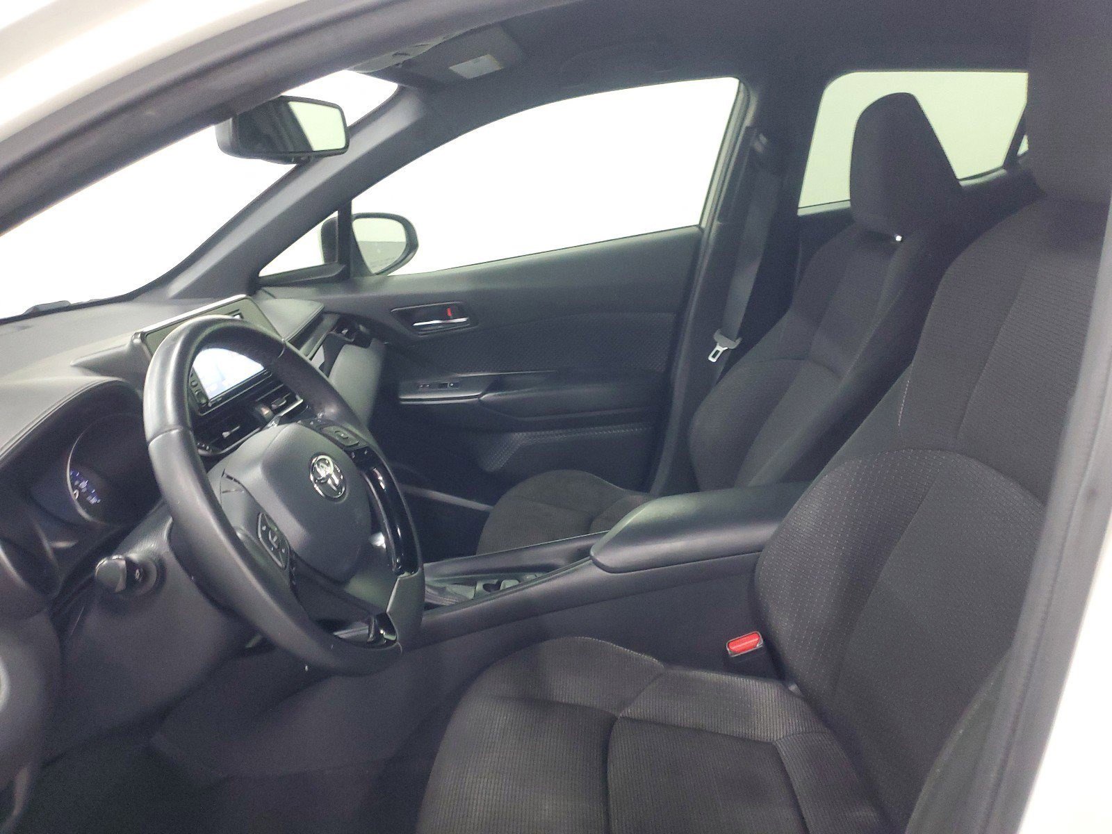 Used 2018 Blizzard Pearl Toyota XLE image 16