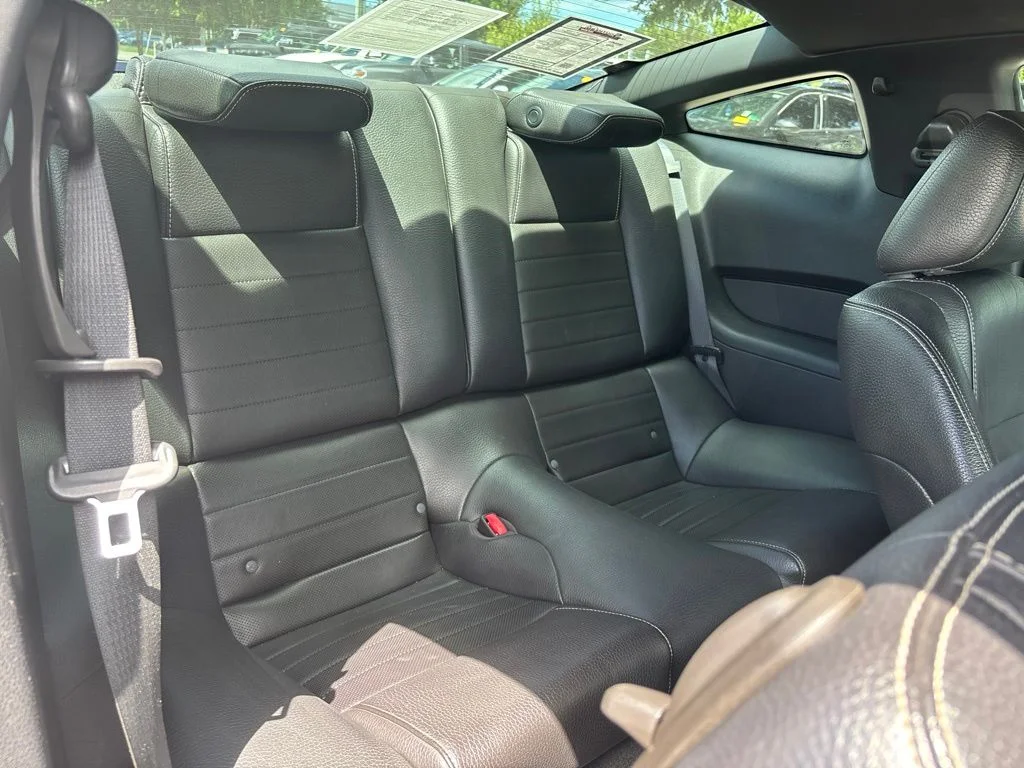 Used 2011 Blue Ford V6 Premium image 17