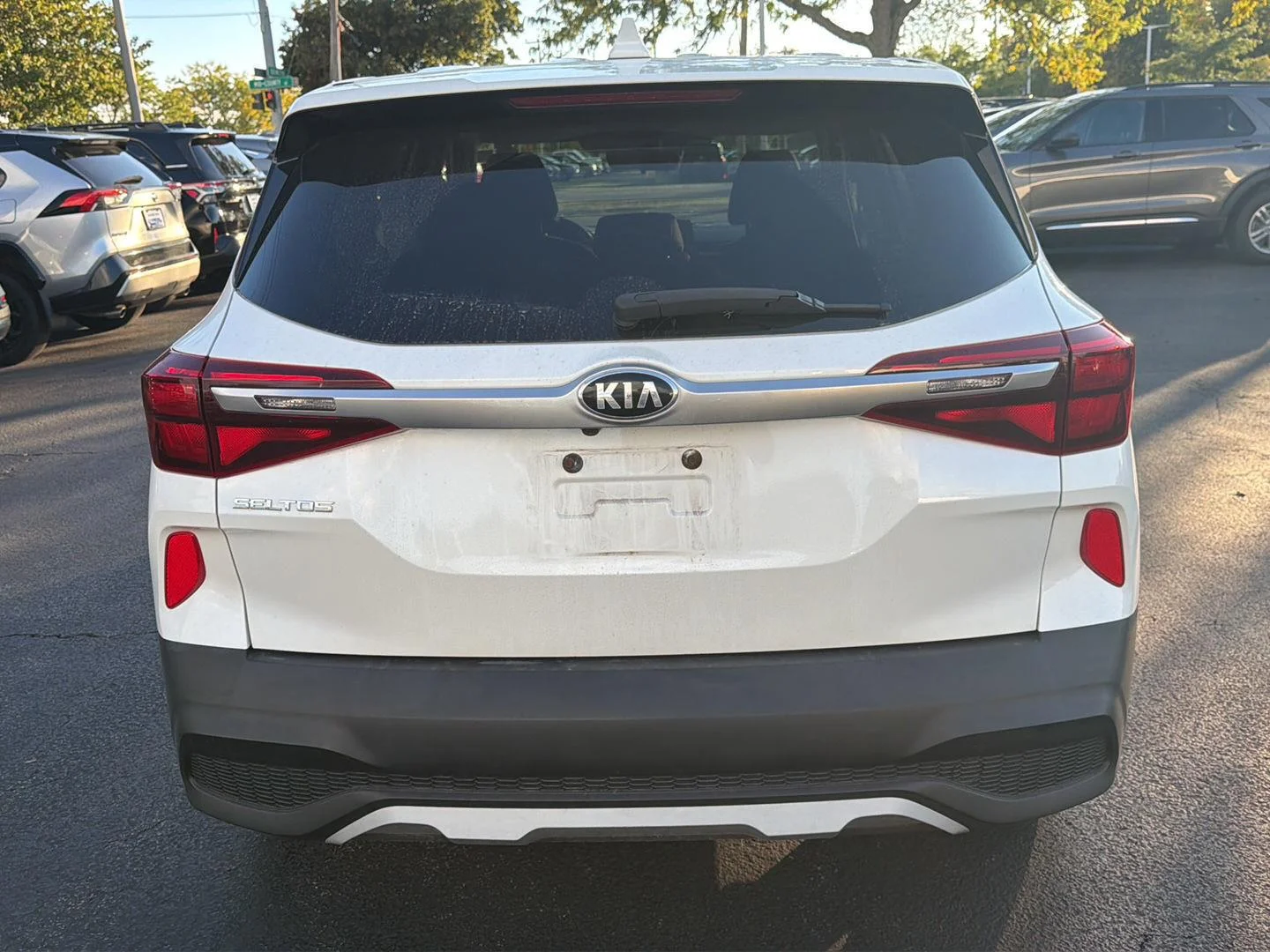 Used 2021 Snow White Pearl Kia LX image 5