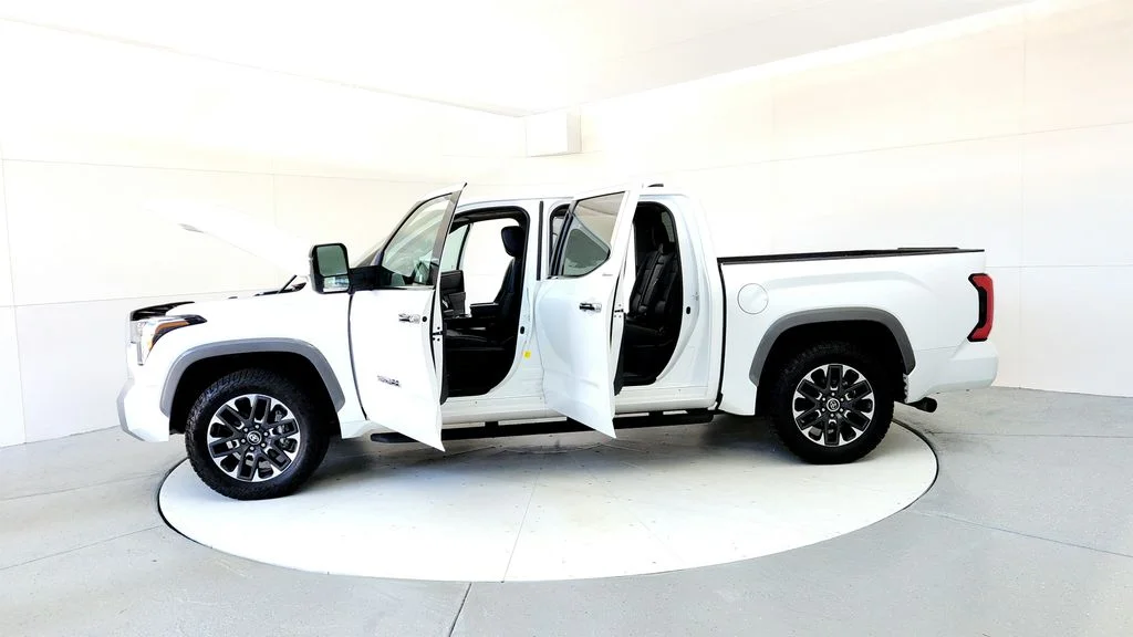 2022 Toyota Tundra Limited - Photo 10