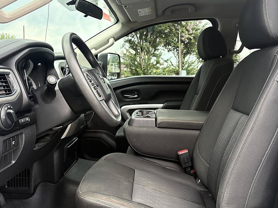 Used 2018 Glacier White Nissan SV image 8