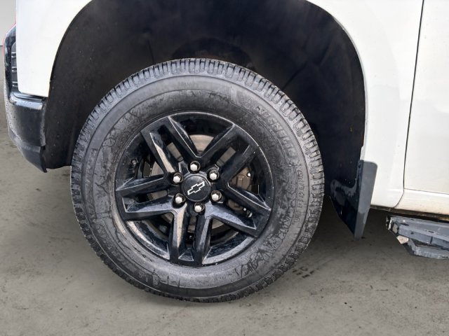 Used 2022 White Chevrolet LT Trail Boss image 9