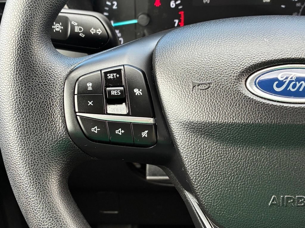 Used 2020  Ford SE image 31
