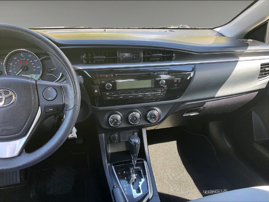 Used 2015 Silver Toyota L image 18