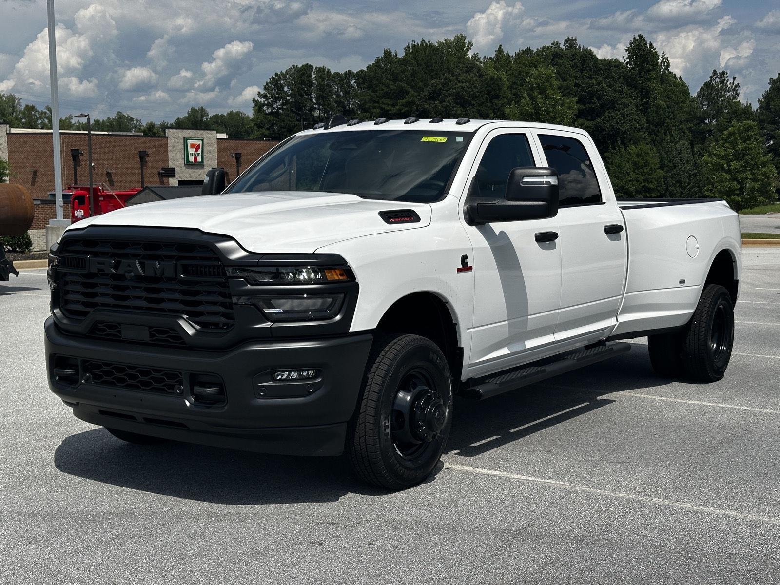 New 2026 Bright White Clear-Coat Exterior Paint RAM Tradesman image 4