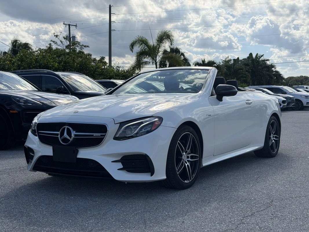 Used 2020  Mercedes-Benz 4MATIC® image 1