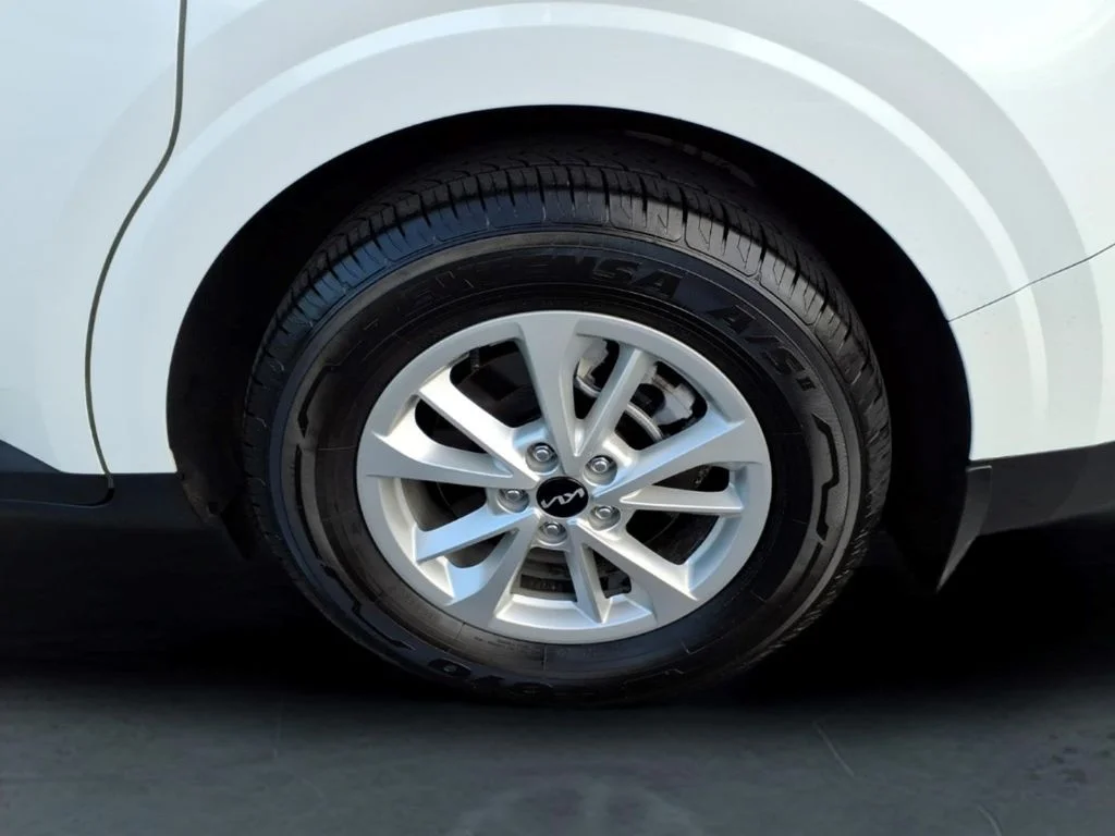 Used 2024 White Kia LX image 14