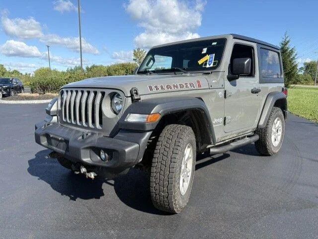 Used 2021 Sting-Gray Clearcoat Jeep Islander image 6