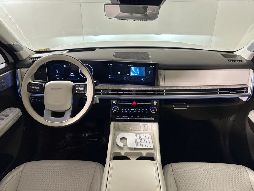 Used 2024 White Hyundai Calligraphy image 41