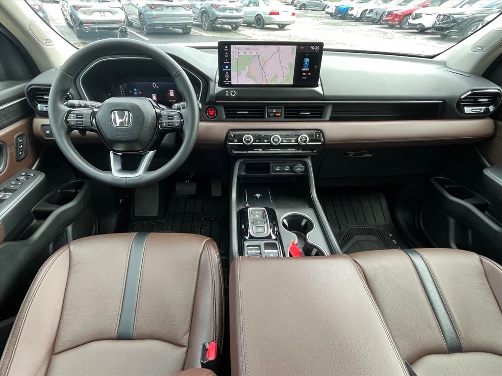 Used 2026 Platinum White Pearl Honda Touring image 7