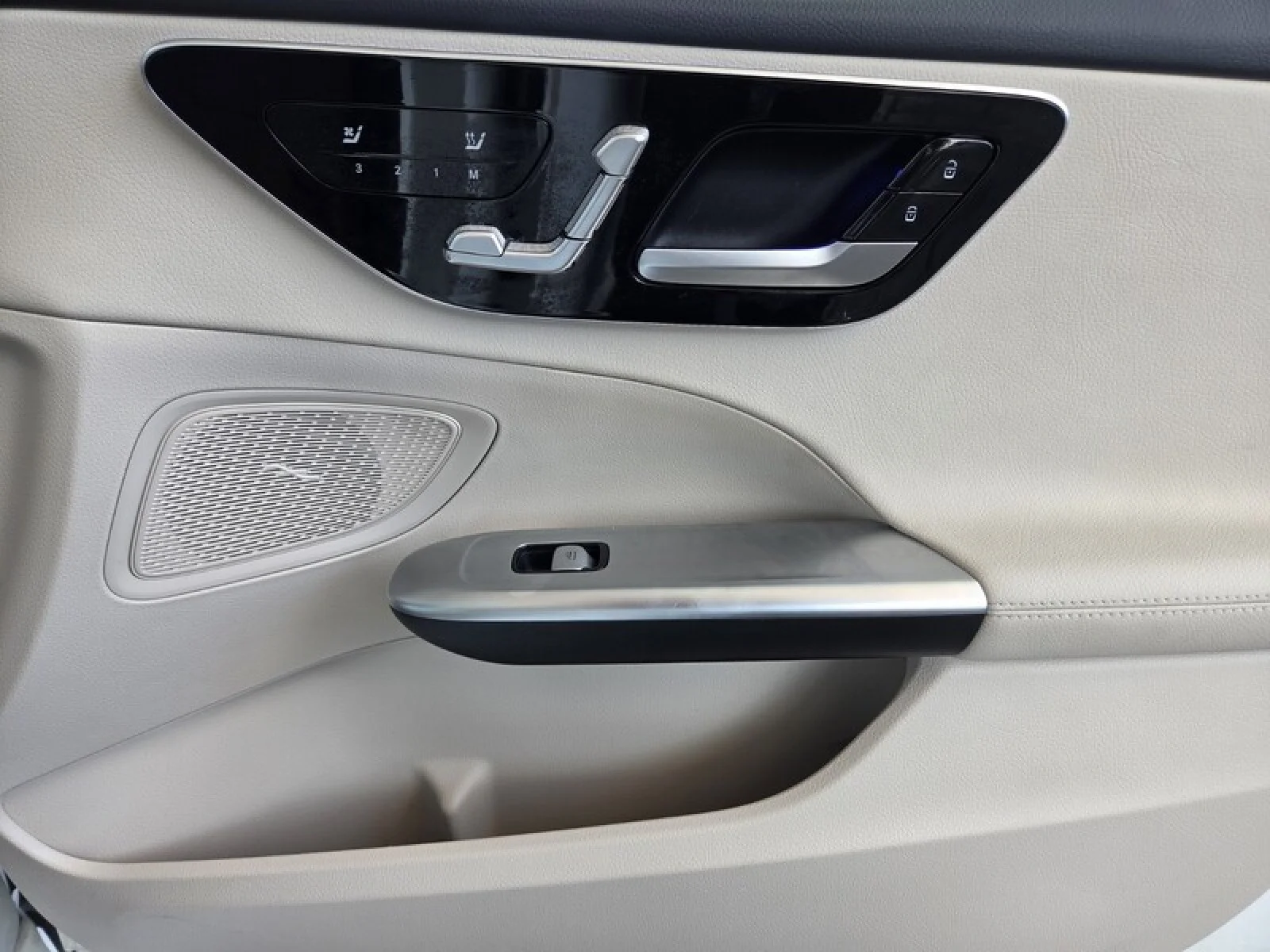 Certified Used 2024 Polar White Mercedes-Benz C 300 image 22