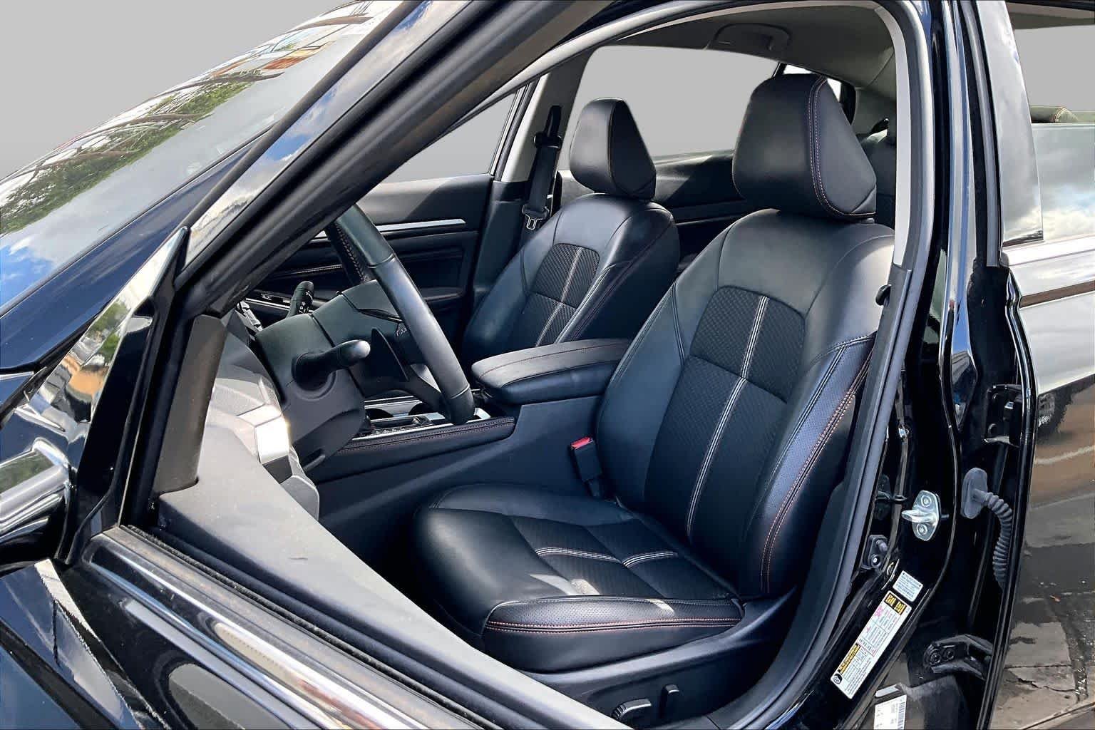 Used 2023 Super Black Nissan 2.5 SR image 8