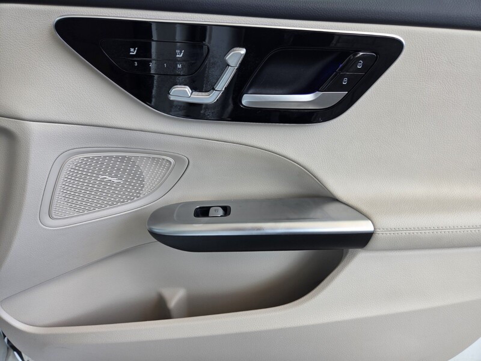 Certified Used 2024 Polar White Mercedes-Benz C 300 image 22