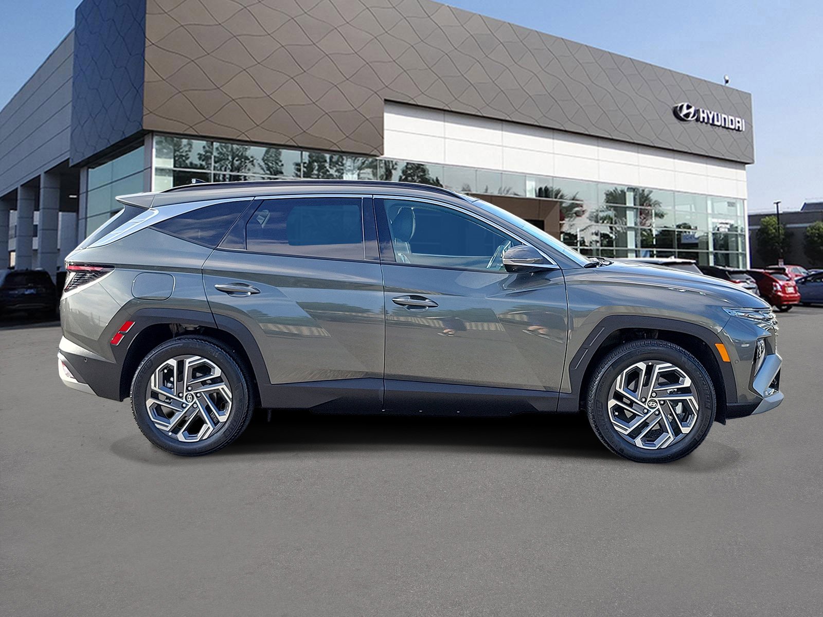 2025 Hyundai Tucson Limited - Photo 2