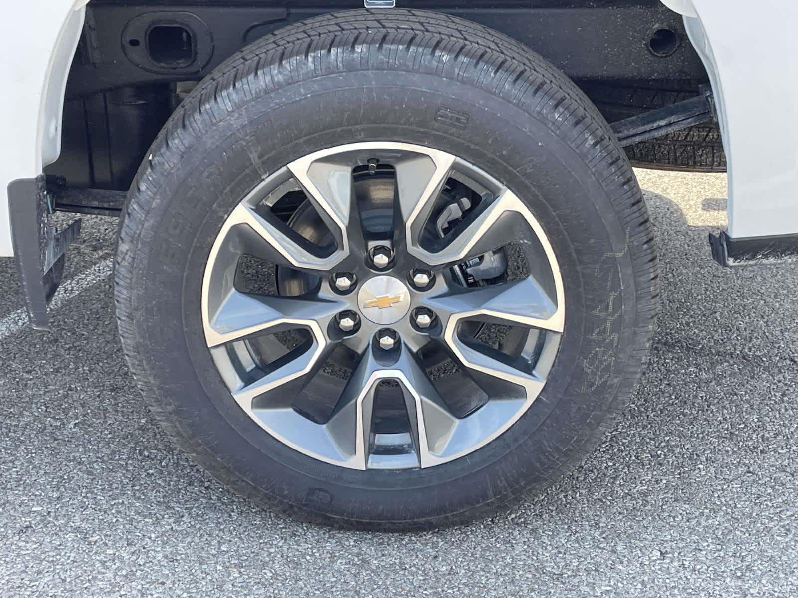 New 2026 Summit White Chevrolet LT (2FL) image 12