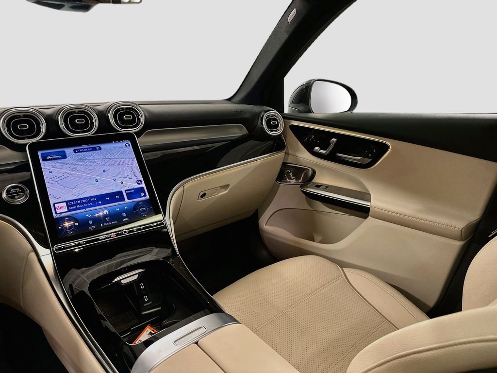 2025 Mercedes-Benz GLC Base - Photo 24