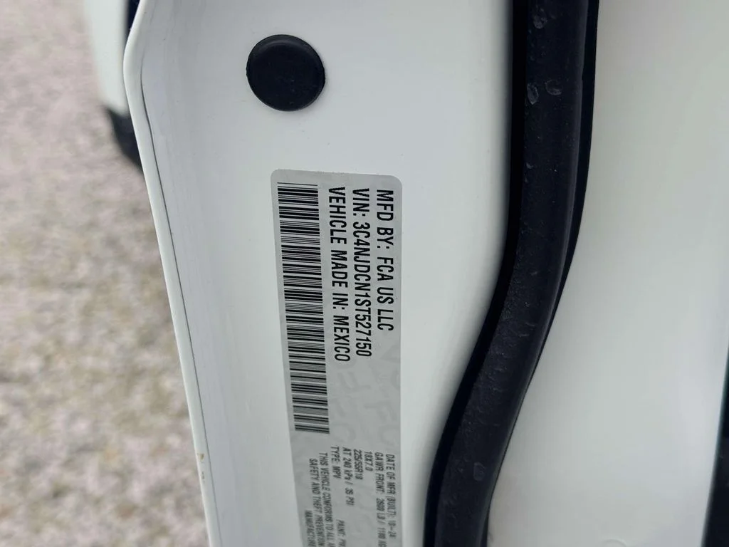 Used 2025 White Jeep Limited image 16